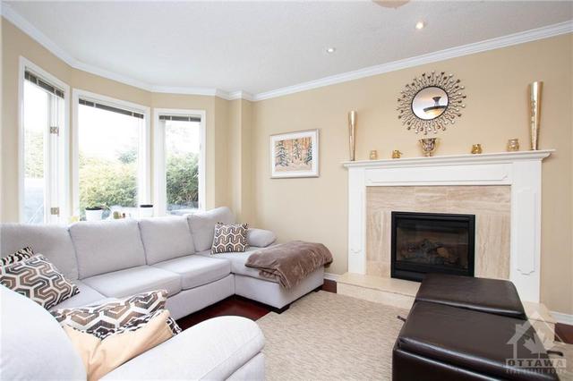 25 Claudet Crescent, House detached with 4 bedrooms, 4 bathrooms and 6 parking in Ottawa ON | Image 10