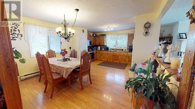 10655 N 97 Highway, House detached with 4 bedrooms, 3 bathrooms and null parking in Peace River B BC | Image 2