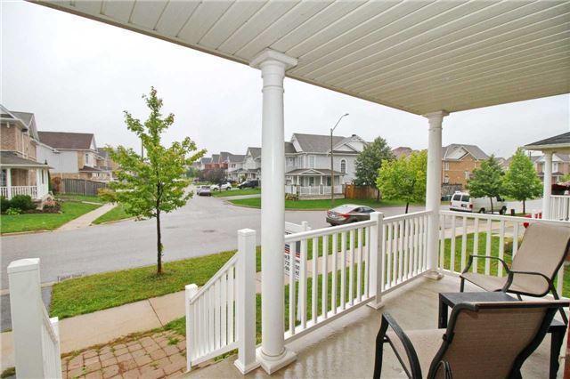 16 Diana Way, House attached with 4 bedrooms, 3 bathrooms and 1 parking in Barrie ON | Image 3