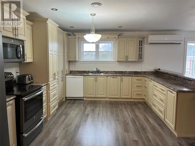 18 - 20 Wilsonville Avenue, House other with 6 bedrooms, 2 bathrooms and null parking in Clarke's Beach NL | Image 5