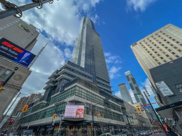 2707 - 386 Yonge St, Condo with 3 bedrooms, 2 bathrooms and 1 parking in Toronto ON | Image 1