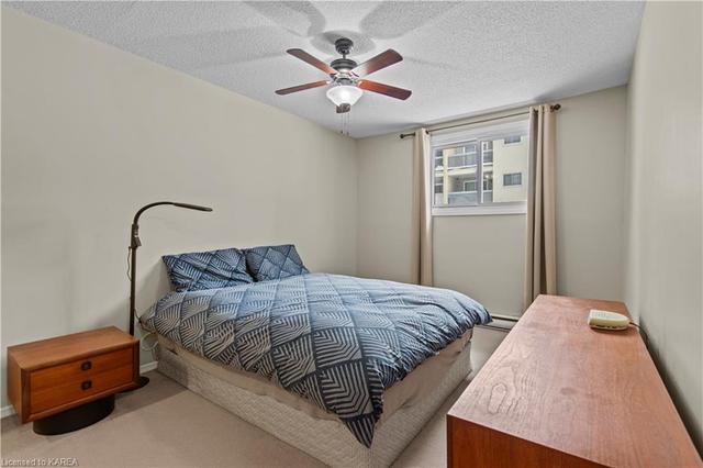 110 - 1010 Pembridge Crescent, House attached with 2 bedrooms, 1 bathrooms and 1 parking in Kingston ON | Image 8
