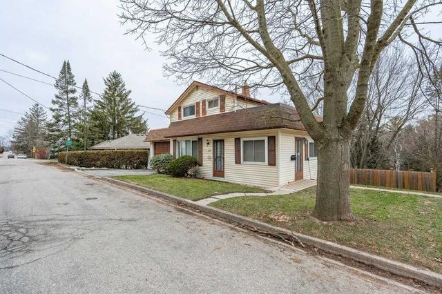 239 Kathleen St, House detached with 3 bedrooms, 1 bathrooms and 4 parking in Guelph ON | Image 12