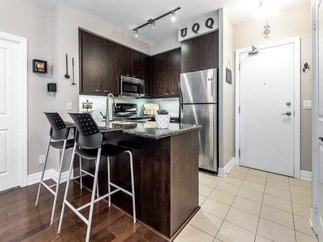 702 - 500 St Clair Ave W, Condo with 2 bedrooms, 2 bathrooms and 1 parking in Toronto ON | Image 3