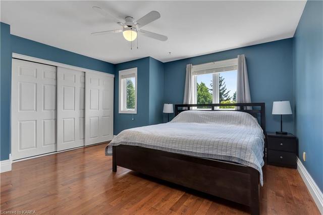 492 Grandtrunk Avenue, House semidetached with 3 bedrooms, 2 bathrooms and 4 parking in Kingston ON | Image 22