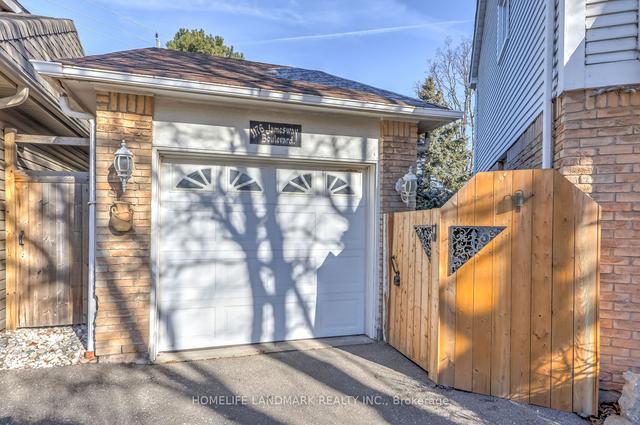 1176 Jamesway Blvd, House detached with 3 bedrooms, 3 bathrooms and 4 parking in Oakville ON | Image 29