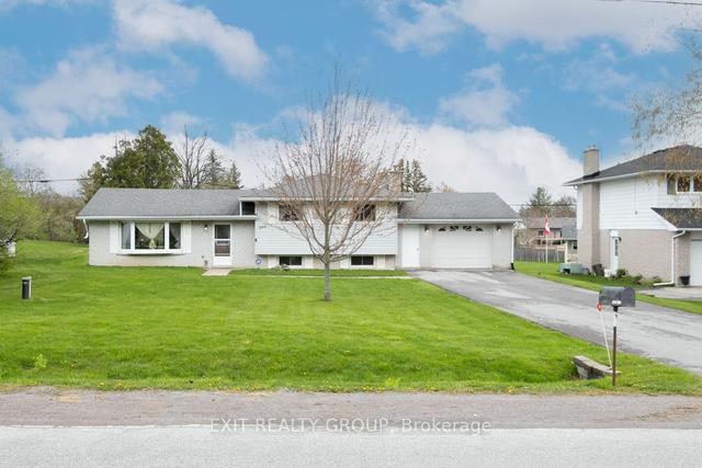 560 Whites Rd, House detached with 3 bedrooms, 1 bathrooms and 5.5 parking in Quinte West ON | Image 1