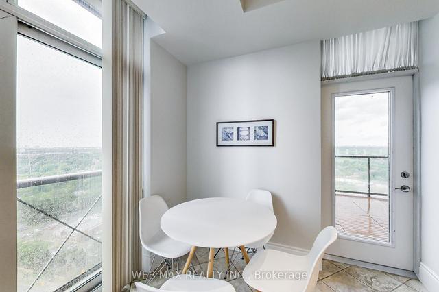 2318 - 5233 Dundas St W, Condo with 3 bedrooms, 2 bathrooms and 2 parking in Toronto ON | Image 3