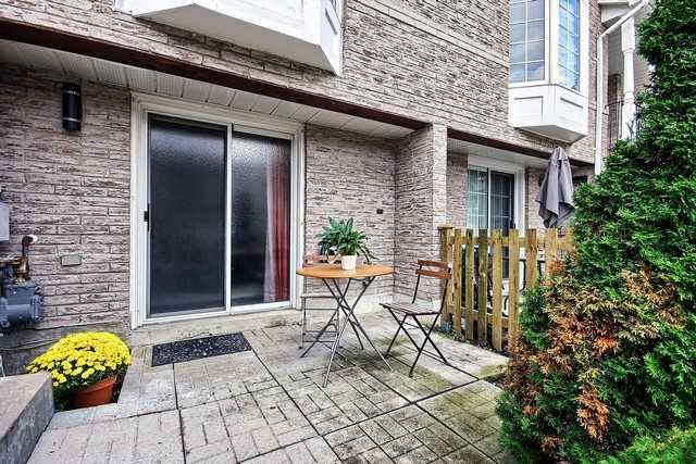 104 Sunway Sq, House attached with 3 bedrooms, 4 bathrooms and 2 parking in Markham ON | Image 2