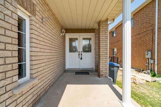 200 Tiller Tr, House semidetached with 3 bedrooms, 4 bathrooms and 5 parking in Brampton ON | Image 12
