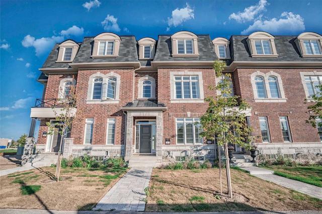 27 Gilford St, House attached with 3 bedrooms, 3 bathrooms and 4 parking in Brampton ON | Image 1