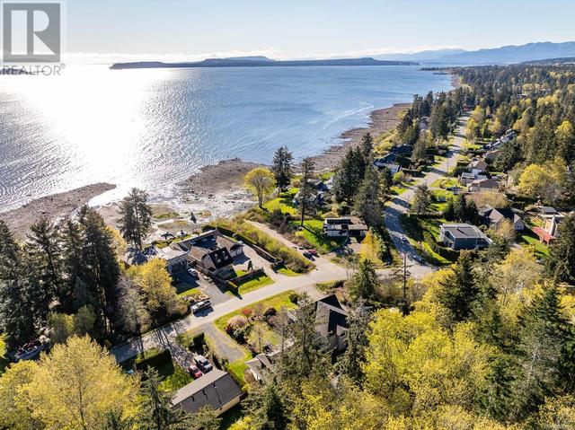 224 Spindrift Rd, House detached with 2 bedrooms, 3 bathrooms and 6 parking in Comox Valley A BC | Image 84