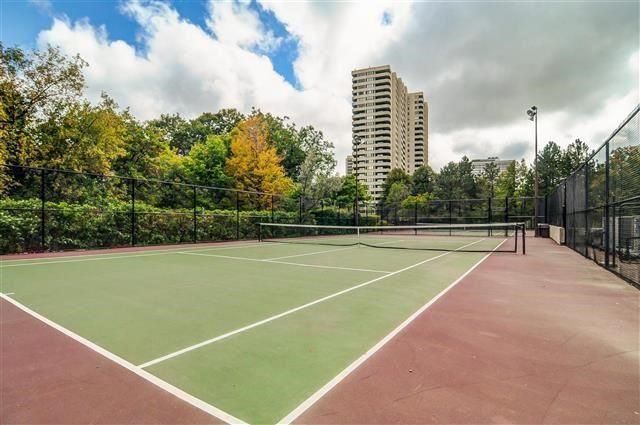 1002 - 5 Concorde Pl, Condo with 2 bedrooms, 2 bathrooms and 1 parking in Toronto ON | Image 20
