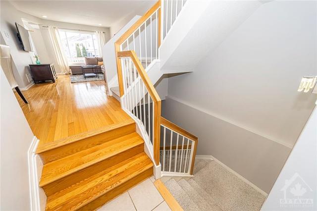 2081 Liska Street, Townhouse with 3 bedrooms, 3 bathrooms and 3 parking in Ottawa ON | Image 5