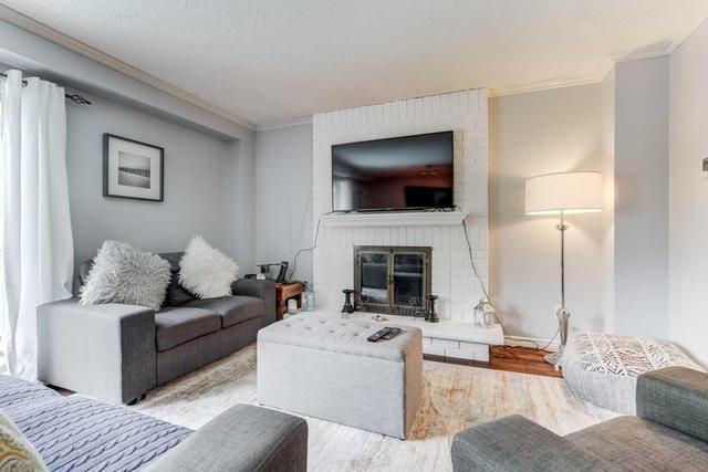 806 Finley Ave, House detached with 3 bedrooms, 2 bathrooms and 1 parking in Ajax ON | Image 2