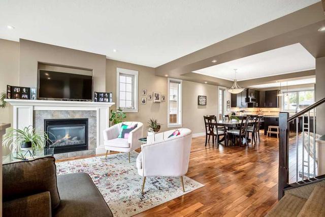 1129 Renfrew Drive Ne, Home with 4 bedrooms, 3 bathrooms and 2 parking in Calgary AB | Image 3