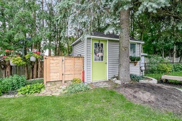 225 Rose St, House detached with 3 bedrooms, 2 bathrooms and 3 parking in Barrie ON | Image 3