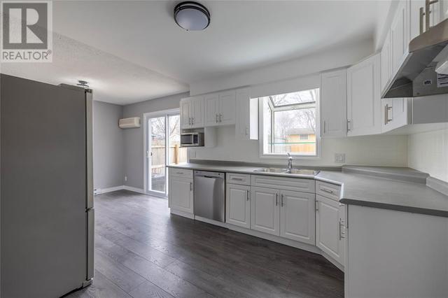 352 Trudeau Drive, House semidetached with 3 bedrooms, 1 bathrooms and null parking in Sarnia ON | Image 5