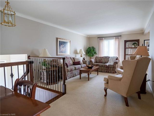 16 Village Green Drive, House detached with 5 bedrooms, 2 bathrooms and 8 parking in St. Catharines ON | Image 10