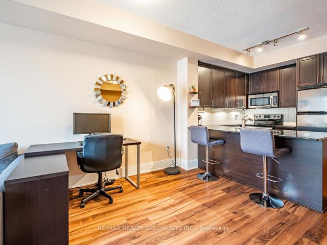 824 - 560 Front St W, Condo with 1 bedrooms, 1 bathrooms and 1 parking in Toronto ON | Image 4