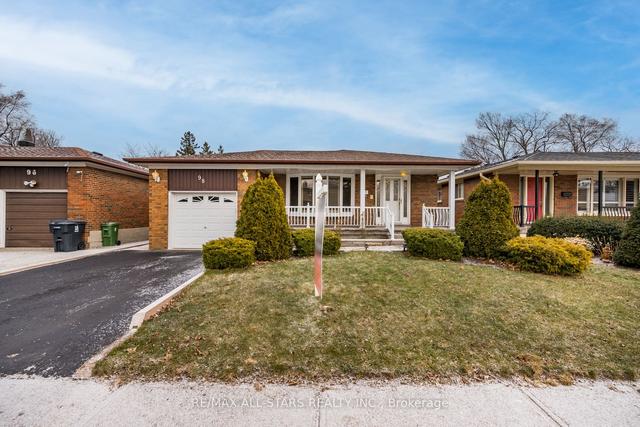 98 Sonmore Dr, House detached with 3 bedrooms, 2 bathrooms and 4 parking in Toronto ON | Image 1