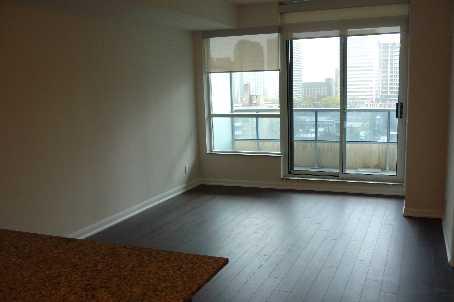 1012 - 500 Sherbourne St, Condo with 1 bedrooms, 1 bathrooms and null parking in Toronto ON | Image 4