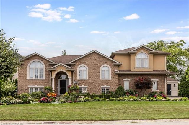 7826 Spring Blossom Drive, House detached with 5 bedrooms, 4 bathrooms and 6 parking in St. Catharines ON | Card Image