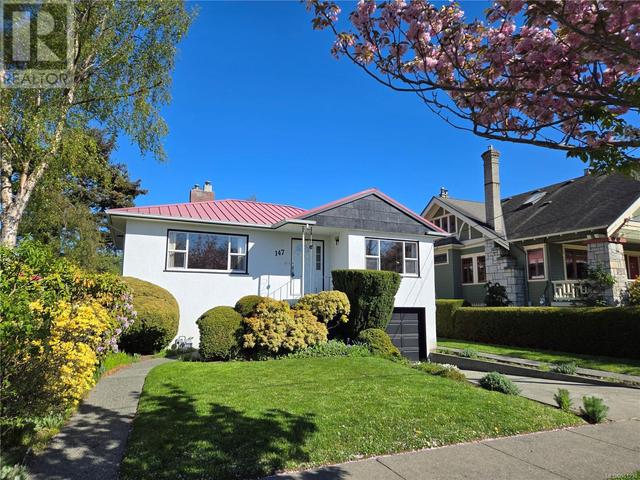 147 Howe St, House detached with 4 bedrooms, 2 bathrooms and 1 parking in Victoria BC | Image 4
