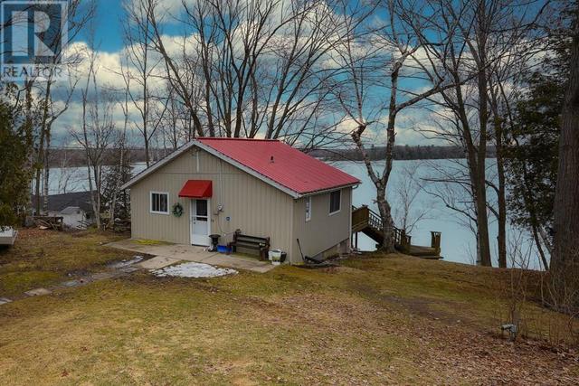 3515 Buck Point Road, Home with 1 bedrooms, 1 bathrooms and null parking in South Frontenac ON | Image 1