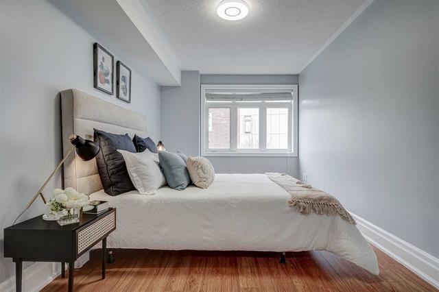 36 - 30 Turntable Cres, Townhouse with 2 bedrooms, 1 bathrooms and 1 parking in Toronto ON | Image 8