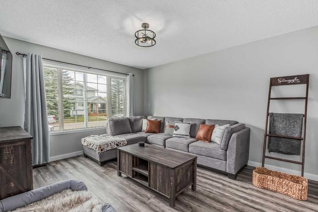 20 Woodside Circle Nw, House detached with 3 bedrooms, 2 bathrooms and 2 parking in Airdrie AB | Image 3