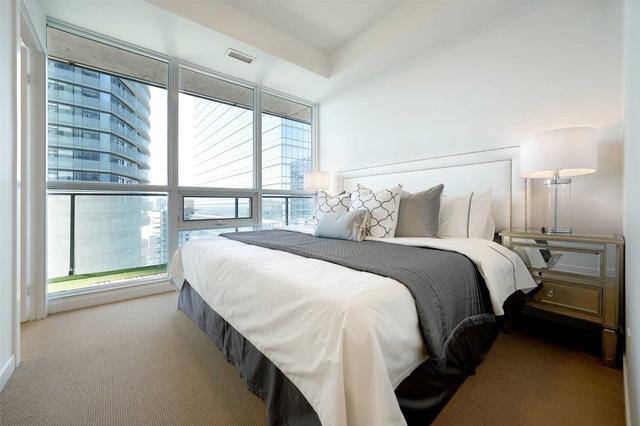 3101 - 55 Bremner Blvd, Condo with 2 bedrooms, 2 bathrooms and 1 parking in Toronto ON | Image 3