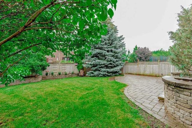571 Phoebe Cres, House detached with 4 bedrooms, 3 bathrooms and 4 parking in Burlington ON | Image 30