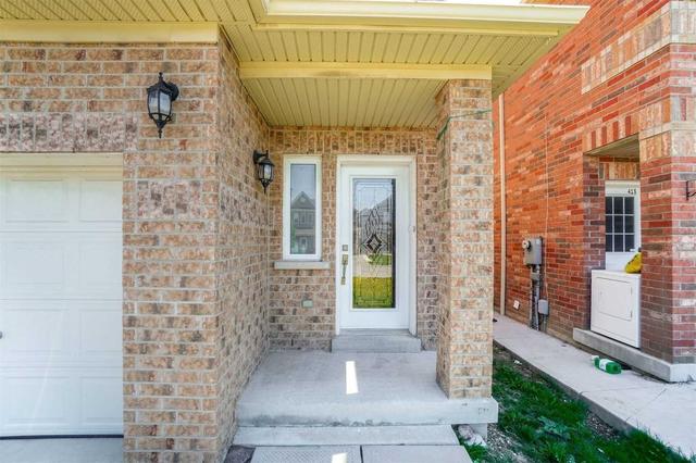 419 Comiskey Cres, House semidetached with 4 bedrooms, 3 bathrooms and 4 parking in Mississauga ON | Image 8