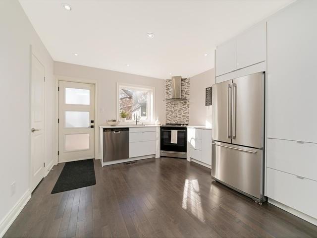 208 Gooch Ave, House semidetached with 3 bedrooms, 3 bathrooms and 6 parking in Toronto ON | Image 5