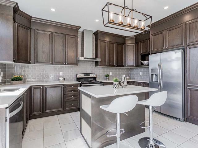 9 Prunella Cres, House detached with 4 bedrooms, 4 bathrooms and 4 parking in East Gwillimbury ON | Image 4