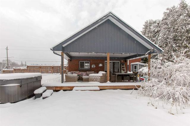 570 Evans Rd, House detached with 3 bedrooms, 2 bathrooms and 6 parking in Hamilton ON | Image 32
