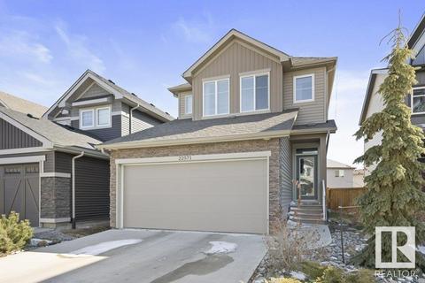 22571 96 Av Nw, House detached with 3 bedrooms, 2 bathrooms and 4 parking in Edmonton AB | Card Image