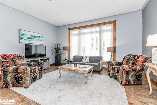 2 Ojibway Court, House detached with 3 bedrooms, 2 bathrooms and null parking in Tiny ON | Image 19