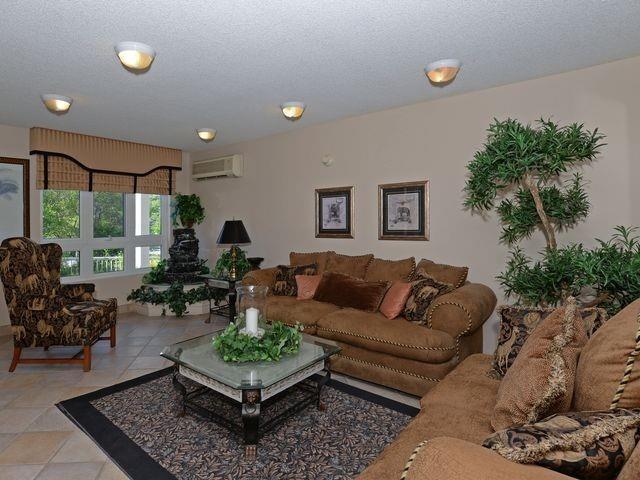 201 - 51 Rivermill Blvd, Condo with 3 bedrooms, 2 bathrooms and 1 parking in Kawartha Lakes ON | Image 12