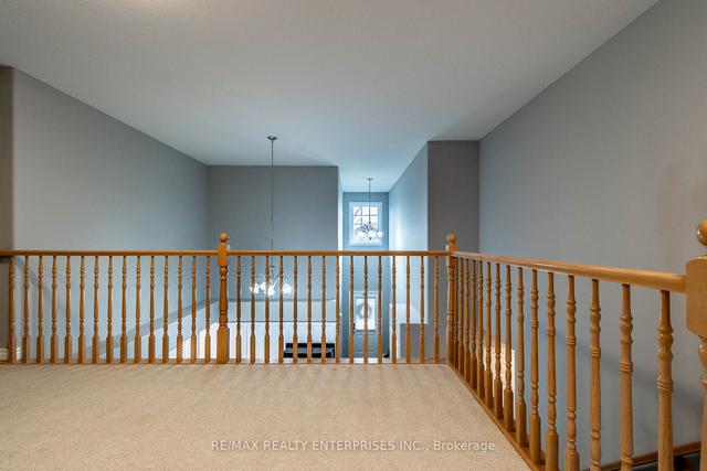 425 Autumn Cres, House attached with 3 bedrooms, 3 bathrooms and 3 parking in Welland ON | Image 13