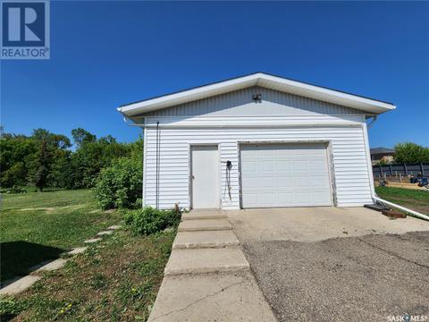 720 Stella Street, House detached with 3 bedrooms, 1 bathrooms and null parking in Grenfell SK | Card Image