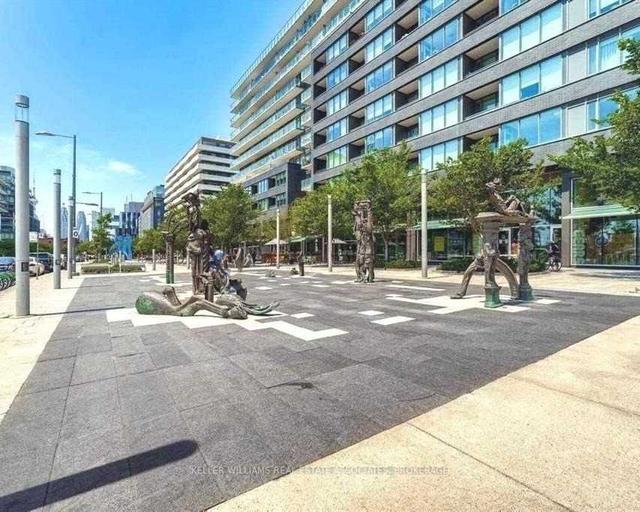 n921 - 120 Bayview Ave, Condo with 2 bedrooms, 2 bathrooms and 1 parking in Toronto ON | Image 1