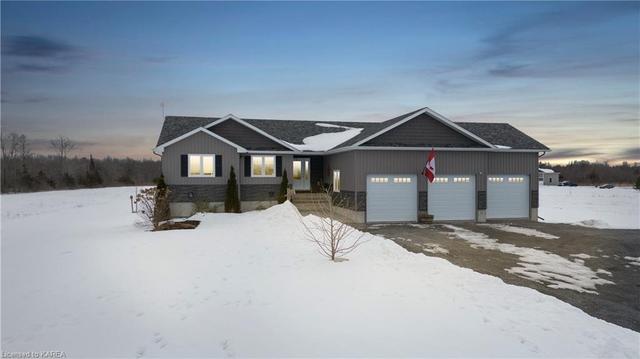 5046 Bradford Road, House detached with 4 bedrooms, 3 bathrooms and 13 parking in South Frontenac ON | Image 1