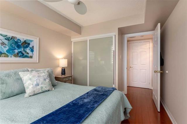 1533 - 125 Omni Dr, Condo with 2 bedrooms, 2 bathrooms and 2 parking in Toronto ON | Image 6