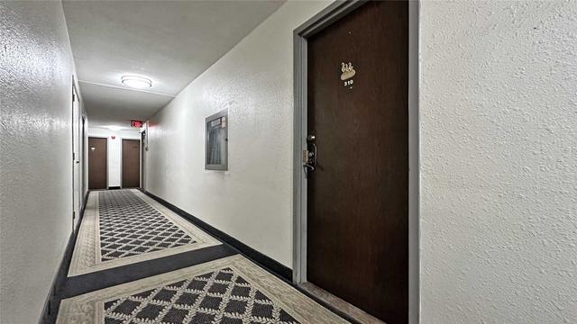 310 - 270 Palmdale Dr, Condo with 2 bedrooms, 1 bathrooms and 1 parking in Toronto ON | Image 23