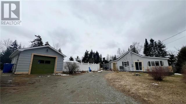 3909 Scenic Dr, House detached with 2 bedrooms, 1 bathrooms and null parking in Alma VL NB | Image 2