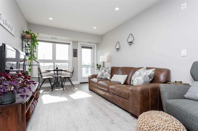 206 - 1045 Nadalin Hts, Condo with 2 bedrooms, 2 bathrooms and 1 parking in Milton ON | Image 9
