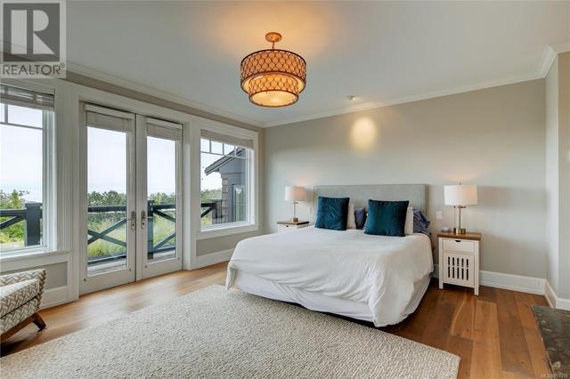 2990 Beach Dr, House detached with 4 bedrooms, 4 bathrooms and 6 parking in Oak Bay BC | Image 28
