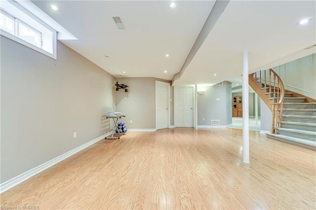 2155 Pineview Drive, House detached with 4 bedrooms, 3 bathrooms and 4 parking in Oakville ON | Image 31